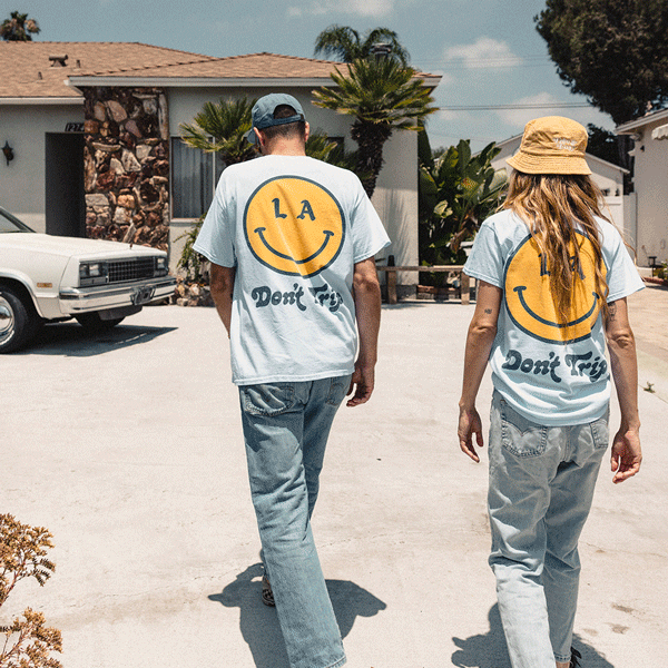 Free&Easy BE HAPPY LA 半袖 Tシャツ 送関込 Free & Easy Unisex BE HAPPY LA Short Sleeve Tee – SINGER22