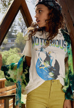 Load image into Gallery viewer, DAYDREAMER Notorious B.I.G Top Of The World Weekend Tee