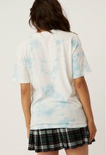 Load image into Gallery viewer, DAYDREAMER Pink Floyd Welcome To The Machine Weekend Tee