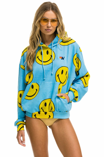AVIATOR NATION UNISEX SMILEY REPEAT RELAXED PULLOVER HOODIE - SKY