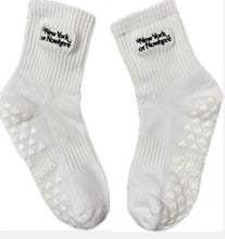 Load image into Gallery viewer, SINGER22 Exclusive Healing Heels Embroidered New York or Nowhere Socks