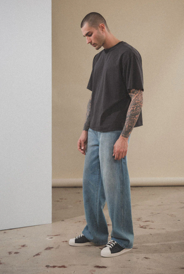 ELWOOD CLOTHING UNISEX OVERSIZED CROP CORE TEE IN VINTAGE BLACK