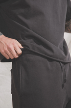 Load image into Gallery viewer, ELWOOD CLOTHING UNISEX OVERSIZED CROP CORE TEE IN VINTAGE BLACK