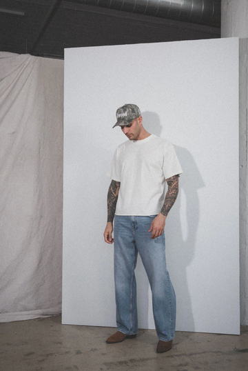 ELWOOD CLOTHING UNISEX OVERSIZED CROP CORE TEE IN VINTAGE WHITE