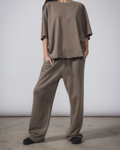 ELWOOD CLOTHING UNISEX OVERSIZED CROP CORE TEE IN VINTAGE BROWN