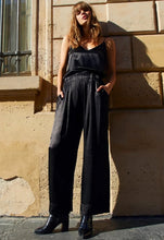 Load image into Gallery viewer, Nation Ltd Aya Hammered Satin V Back Cami