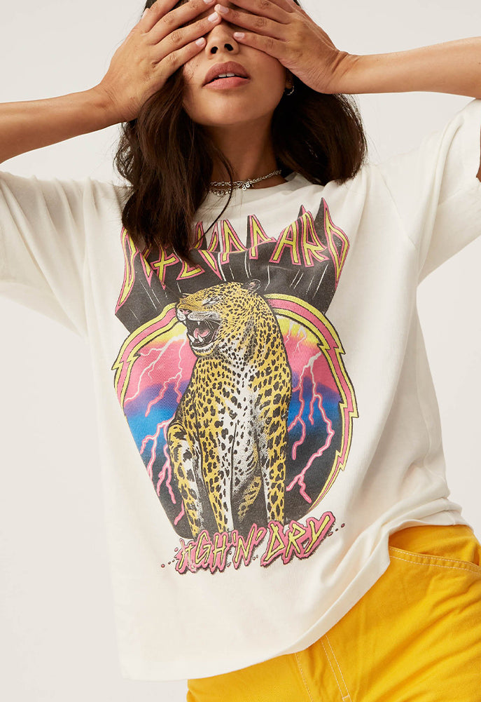 DAYDREAMER Def Leppard High 'N' Dry Weekend Tee