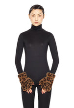Load image into Gallery viewer, Apparis Ariel Fingerless Gloves
