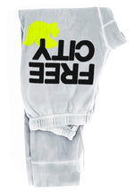 Load image into Gallery viewer, FREE CITY Large 3/4 Sweatpant