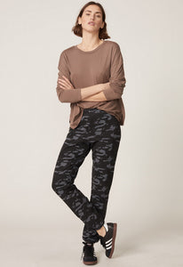 Monrow Two Tone Camo High Waisted Elastic Sweatpants