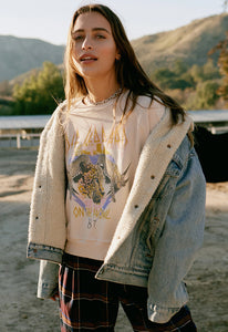 DAYDREAMER Def Leppard On The Prowl Varsity Crew Sweatshirt