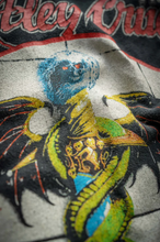 Load image into Gallery viewer, MADEWORN MÖTLEY CRÜE IS BACK &#39;90 DR. FEELGOOD