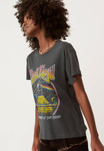 Load image into Gallery viewer, DAYDREAMER Pink Floyd Dark Side Pyramid Tour Tee