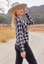 Load image into Gallery viewer, Minnie Rose Cashmere Houndstooth Frayed Cropped Crew